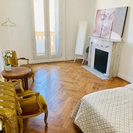 Apartment Le Charme Du Bourgeois Nice
